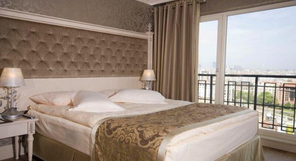 CENTRAL PALACE8 CENTRAL PALACE8