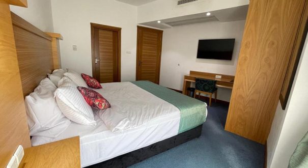 INTERNATIONAL KISH (39)