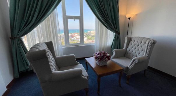 INTERNATIONAL KISH (50)