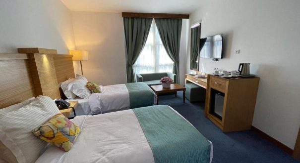 INTERNATIONAL KISH (52)