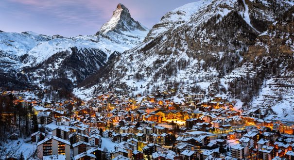 Aerial,View,On,Zermatt,Valley,And,Matterhorn,Peak,In,The گردش در شهر زرمات
